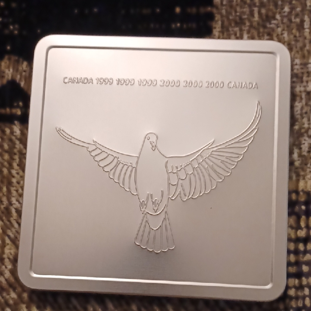 The Official Millennium Keepsake Set - Canada Post 2000 Millennium Coin & Stamps